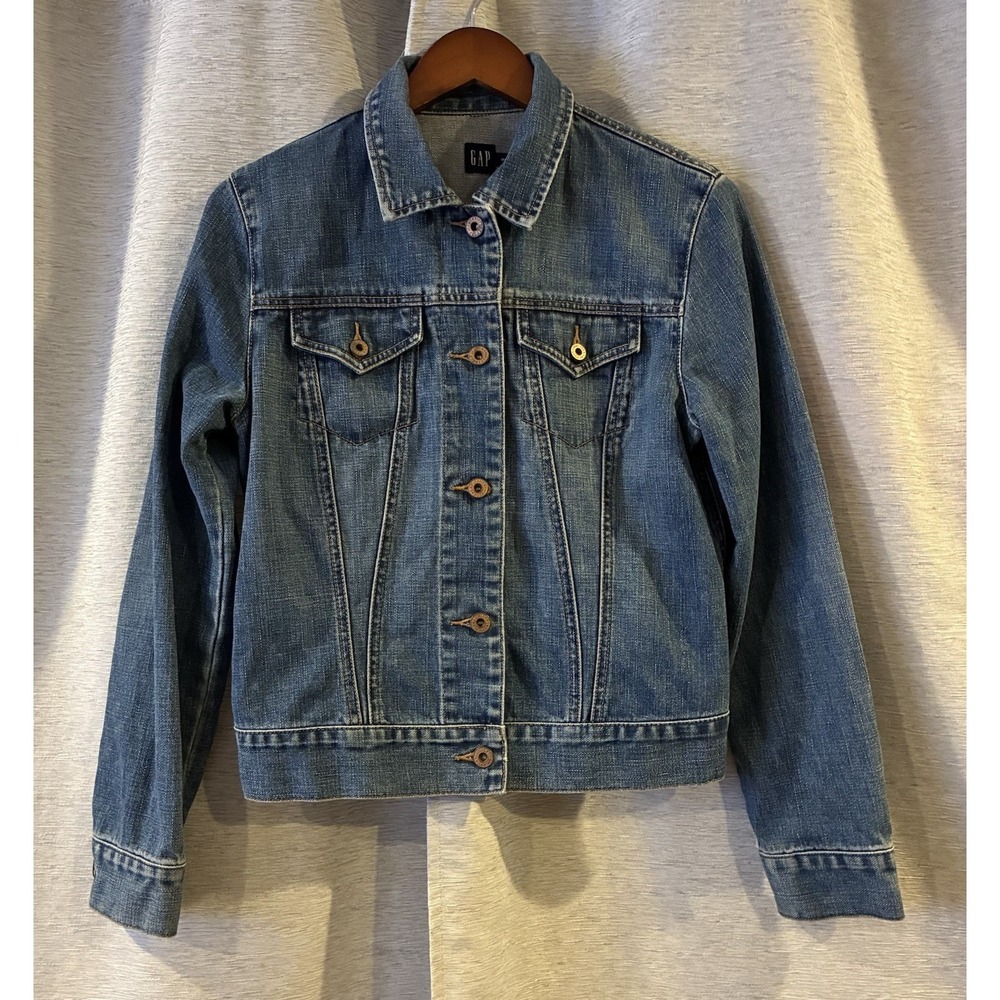 Gap Women's Denim Jacket Size Medium Classic Trucker‎ Medium Wash